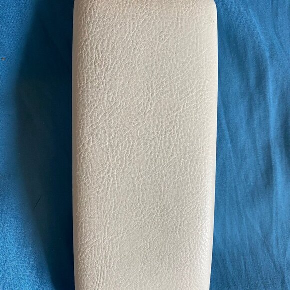 Authentic Versace Hard Clamshell Eyeglasses Case only White Slim 6"x 2.5" x 1" - Picture 5 of 5